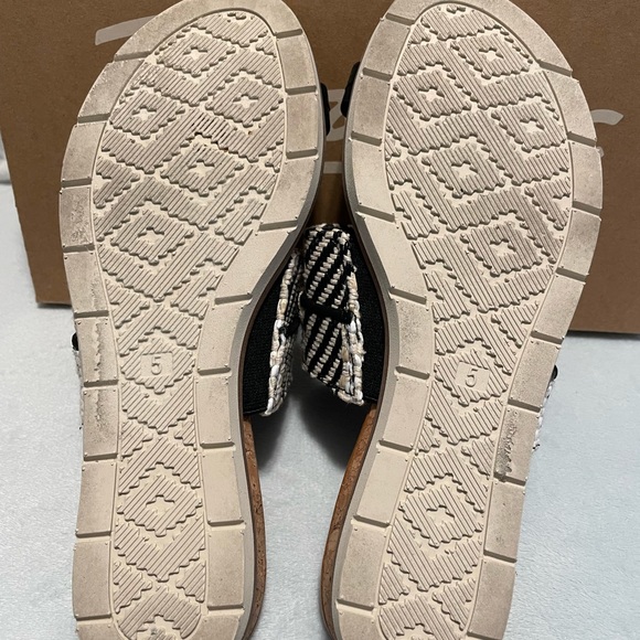 ZODIAC 9 Women's Adelanto Slide Sandal Black and White Size 5 - Picture 3 of 4